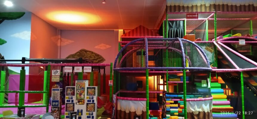 Des spots lumineux pour une ambiance magique chez Jungle Kids !