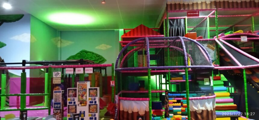 Des spots lumineux pour une ambiance magique chez Jungle Kids !